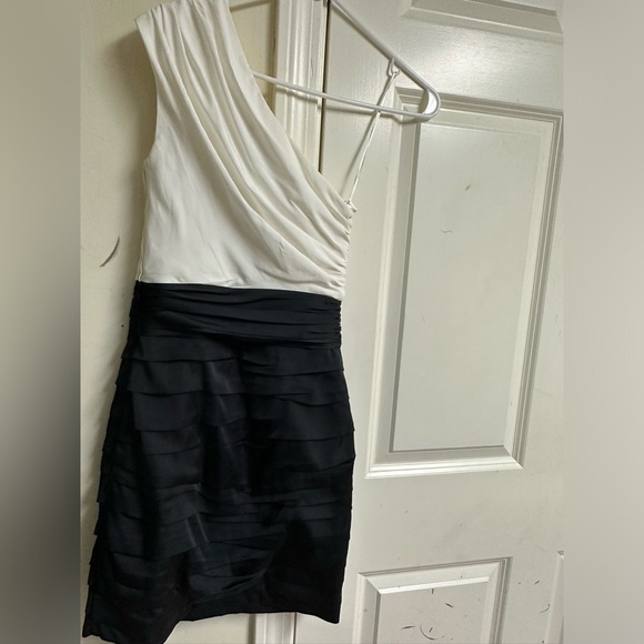 Express one shoulder fancy black and white dress size 0 - Picture 3 of 3